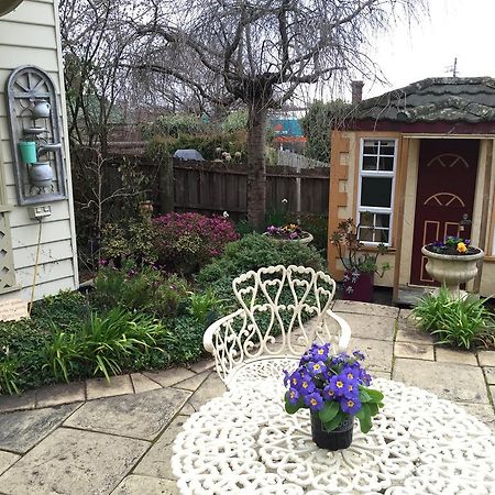 Ellie'S Place On City Park Launceston Exterior foto